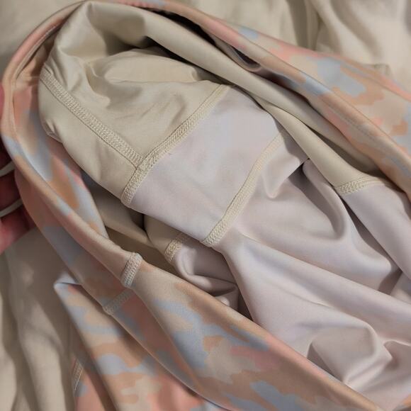 Fabletics Light Camo Motion365+ Leggings - Picture 9 of 9